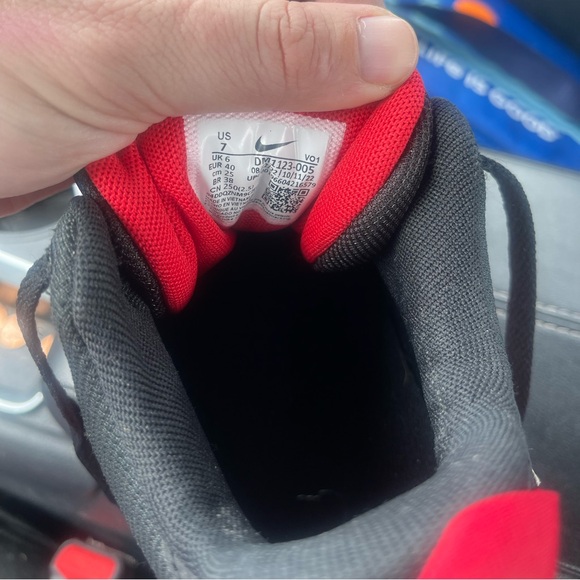 Nike Lebron Witness 7 Bred - Picture 6 of 6